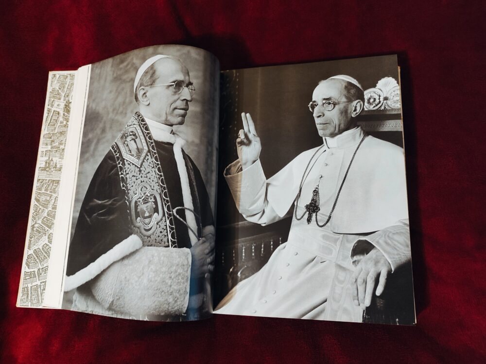 Leonard von Matt, "Papsttum und Vatikan. Das heilige Jahr" ("Papiestwo i Watykan. Rok Święty") [1950] - obrazek 5