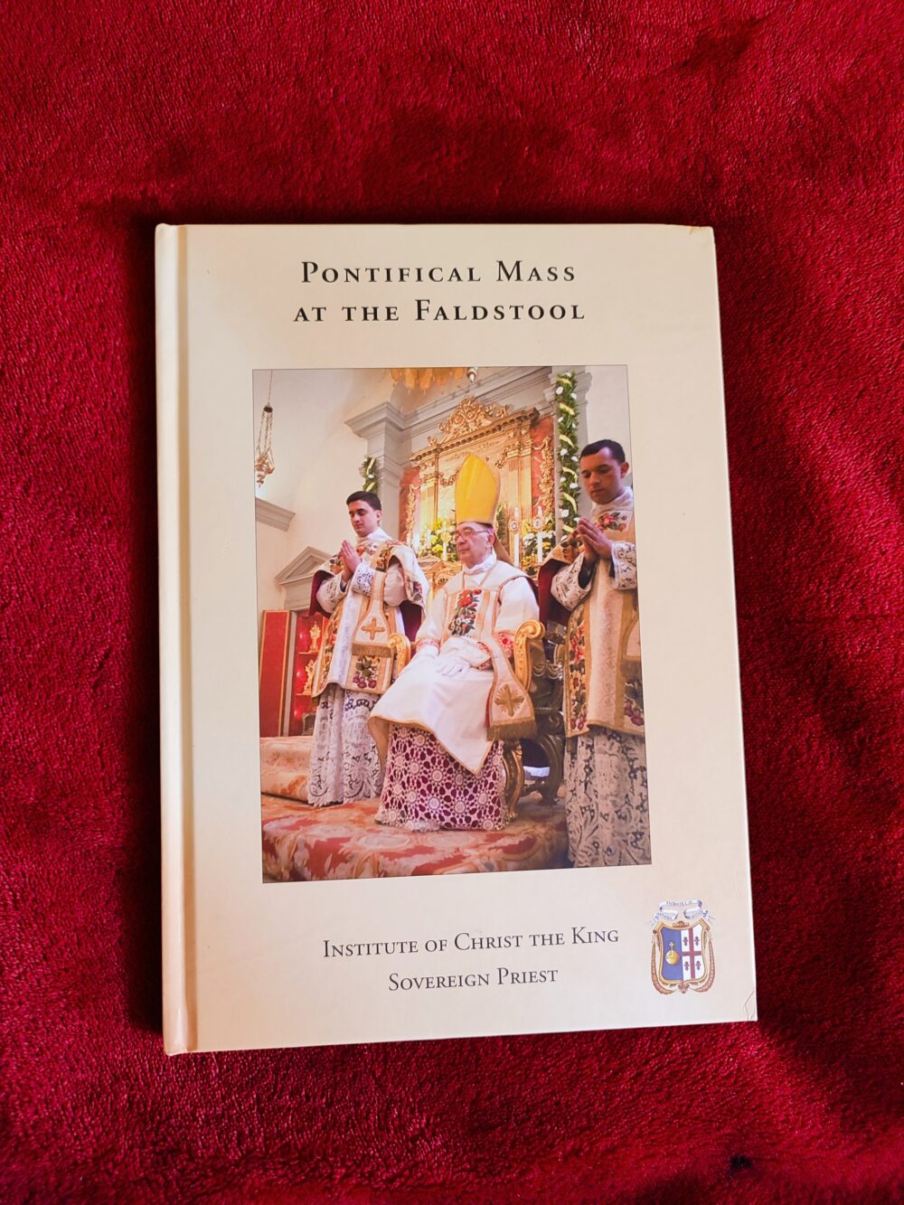 Msza pontyfikalna od faldistorium ("Pontifical Mass at the Faldstool") [2012]