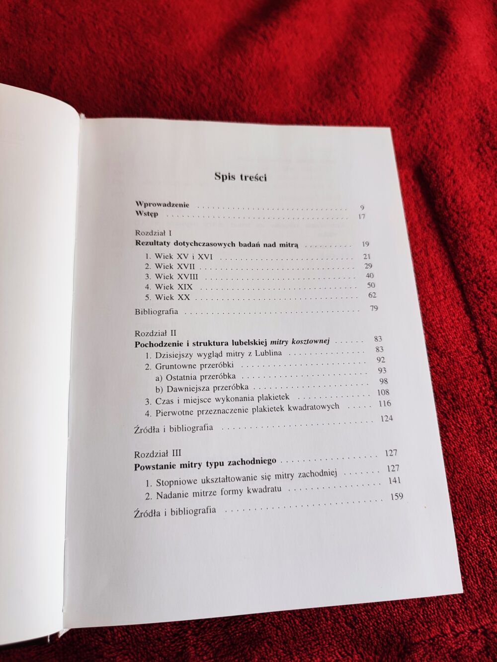 Andrzej Pikulski, "Mitra. Studium historyczno-artystyczne" [2002] - obrazek 2