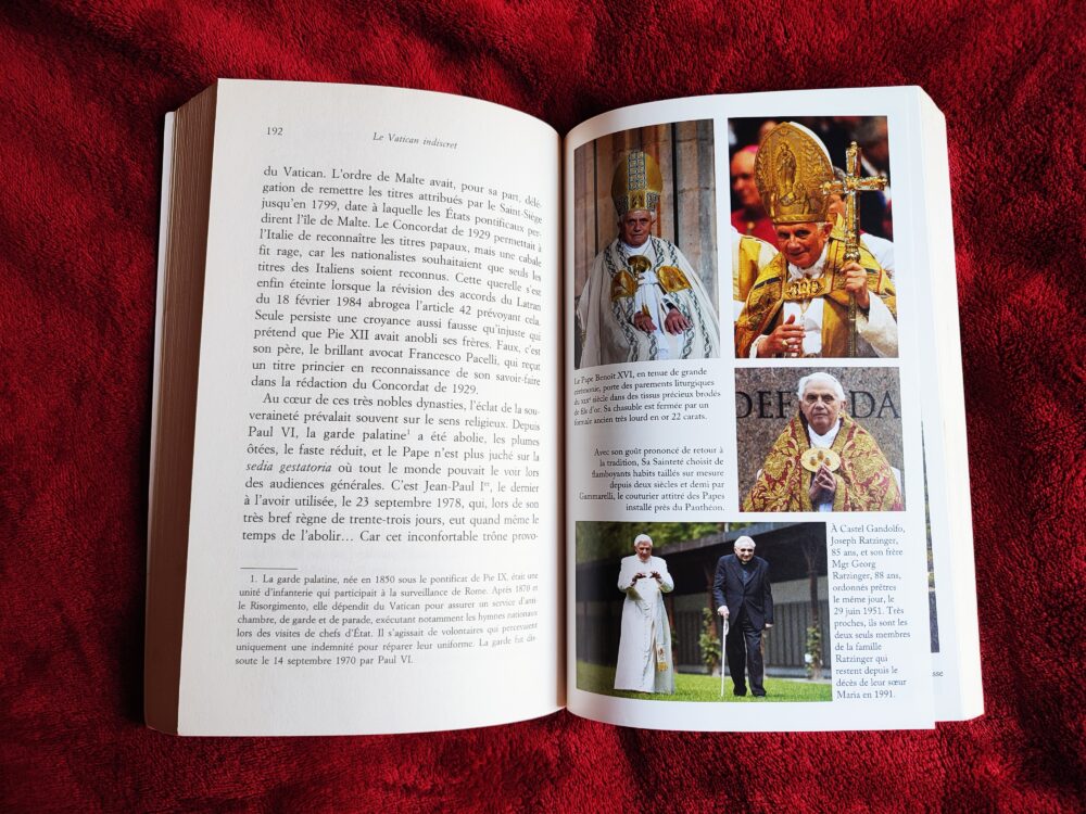 Caroline Pigozzi, "Le Vatican indiscret" [2012] - obrazek 2