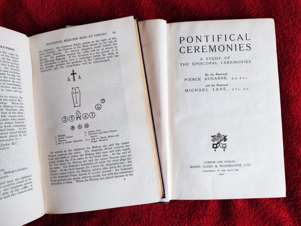 P. Ahearne, M. Lane, "Pontifical Ceremonies. A Study of the Episcopal Ceremonies" [1942]