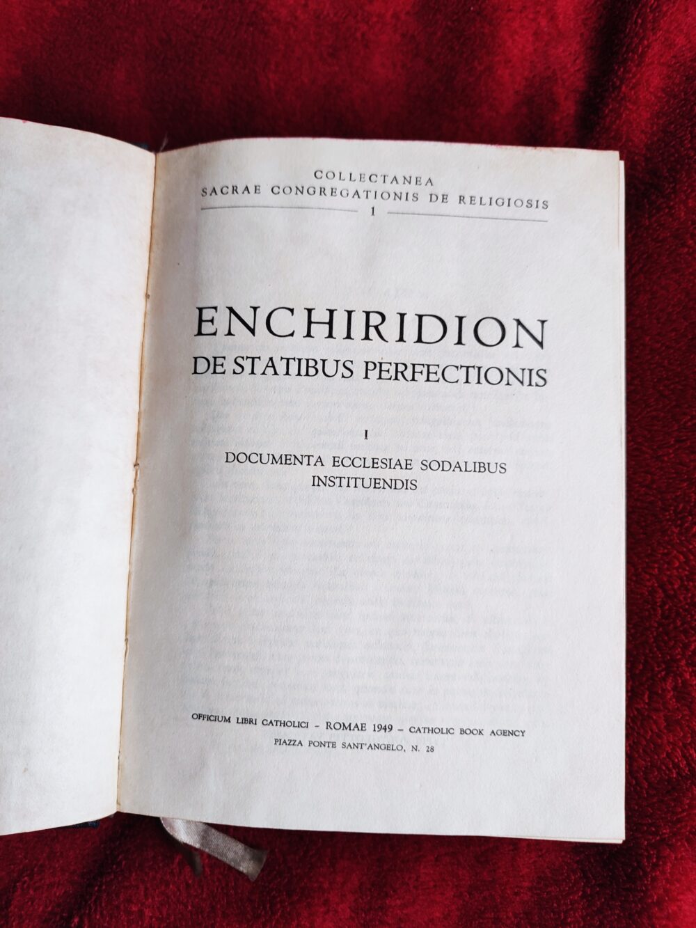 Enchiridion de statibus perfectionis. Documenta Ecclesiae sodalibus instituendis [1949]