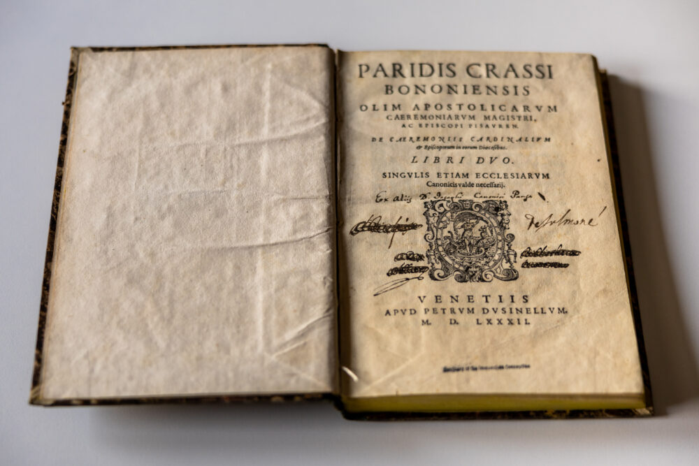 Paride de Grassi, "De caeremoniis Cardinalium et Episcoporum in eorum Dioecesibus" [1582]