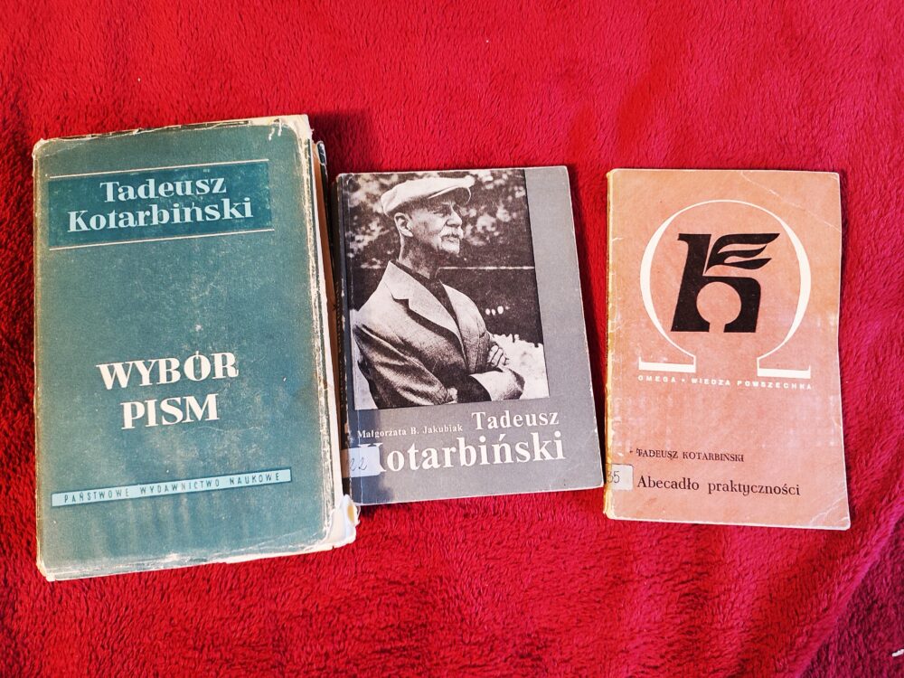 Książki Tadeusza Kotarbińskiego z podpisem