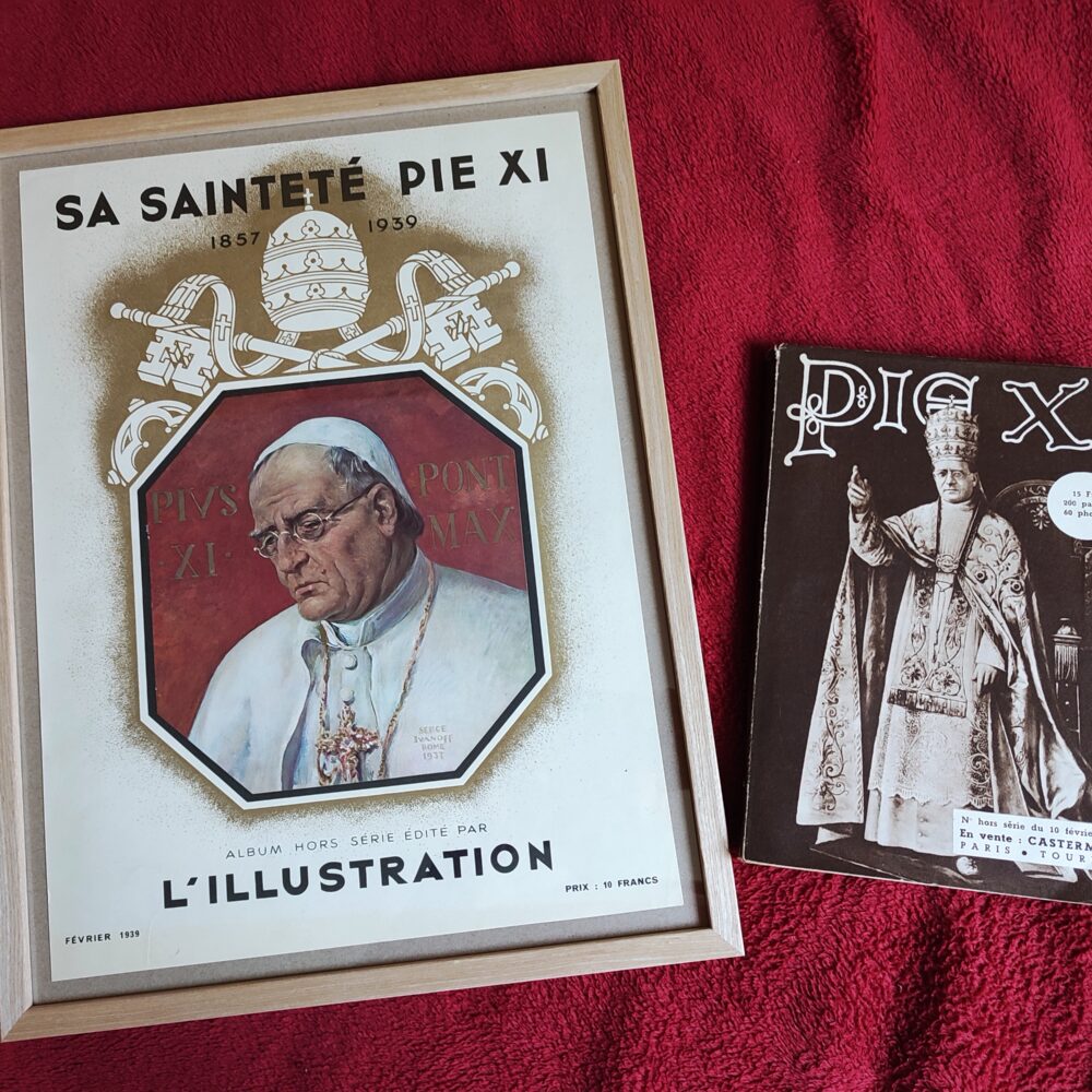 Obraz oraz magazyn z Papieżem Piusem XI