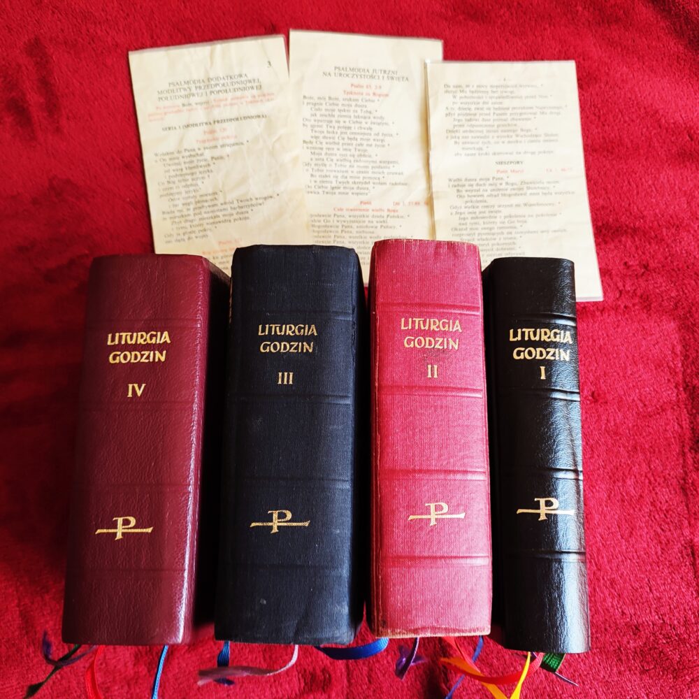 Liturgia Godzin. Codzienna modlitwa Ludu Bożego (t. I-IV)