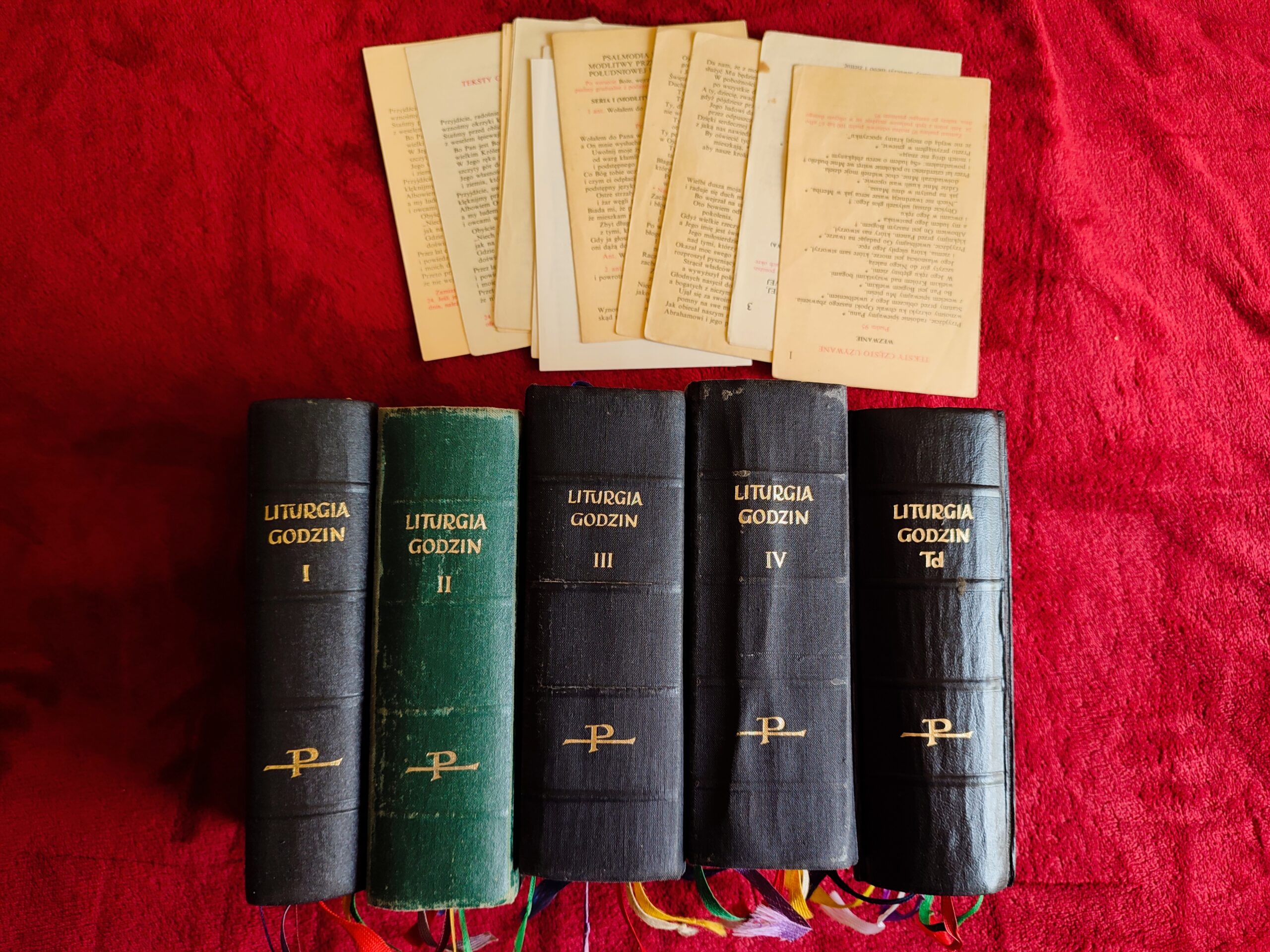 Liturgia Godzin. Codzienna modlitwa Ludu Bożego (t. I-IV) + tom dodatkowy