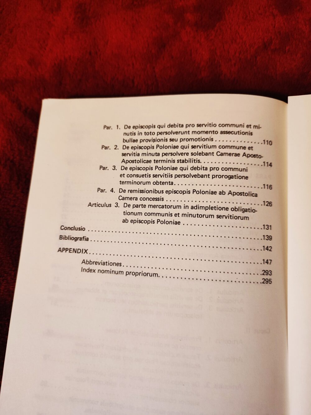 Sac. Ioannes Lisowski, "De servitiis: communi et minutis episcoporum Poloniae" [1982] - obrazek 2