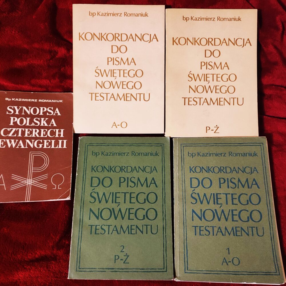 Bp Kazimierz Romaniuk, "Konkordancja do Pisma Świętego Nowego Testamentu" (2 t.) [1985/1988] + "Synopsa polska czterech Ewangelii" [1985]