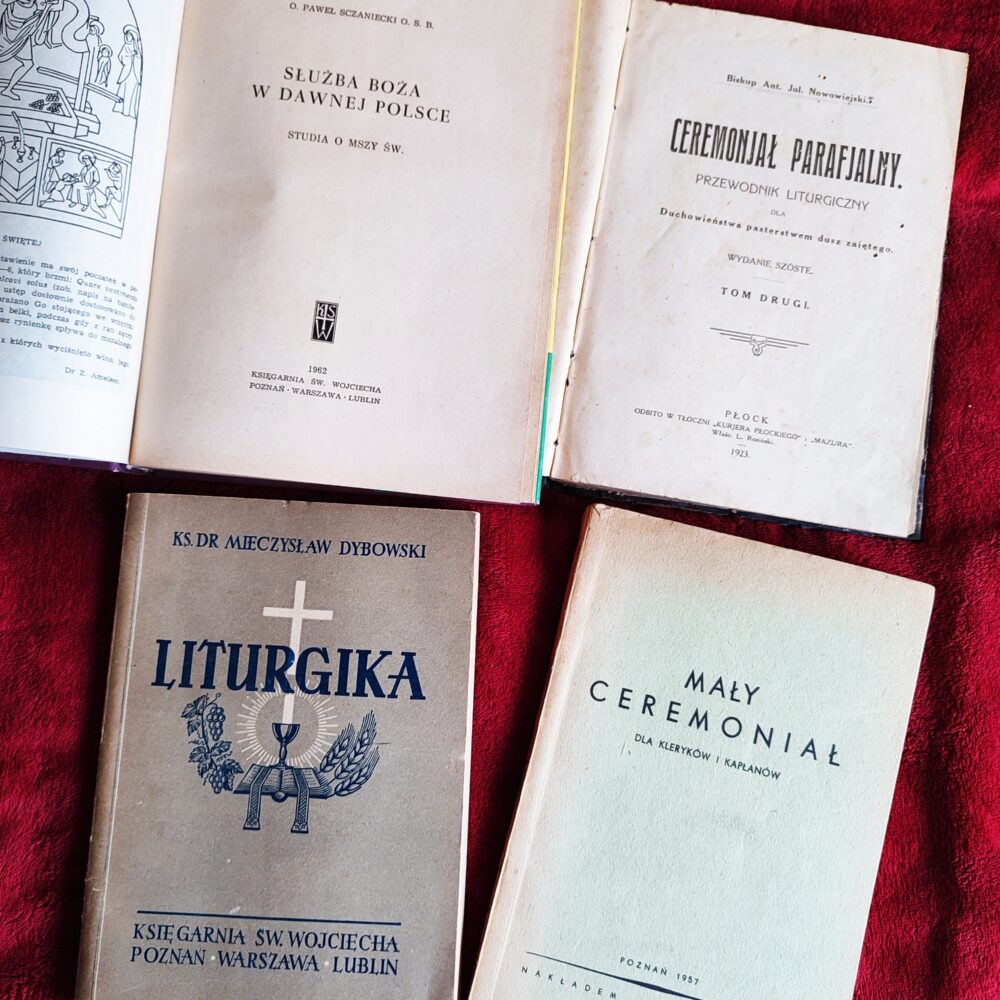 Zestaw książek dla ministranta lub ceremoniarza Mszy "trydenckich"