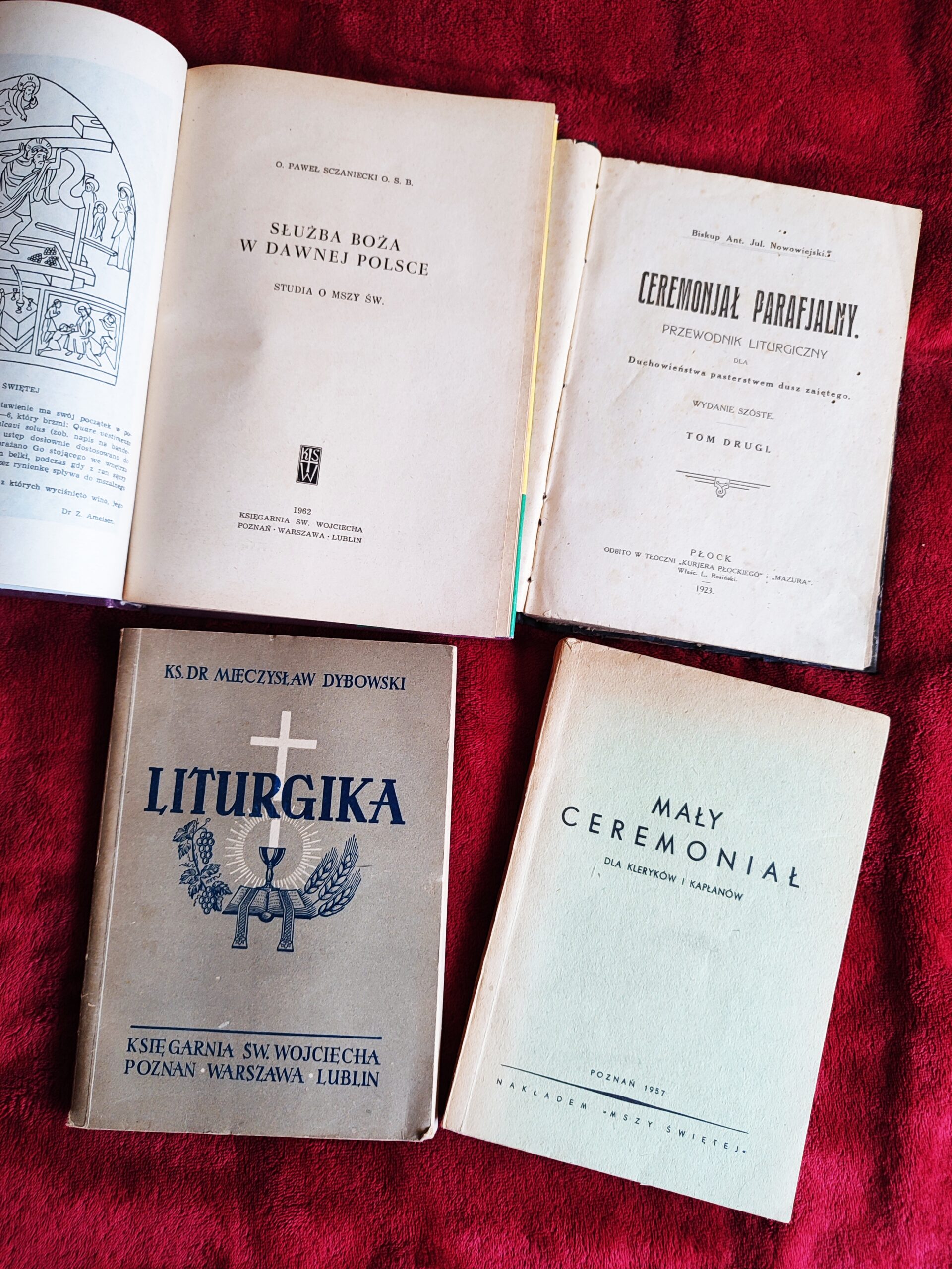 Zestaw książek dla ministranta lub ceremoniarza Mszy "trydenckich"