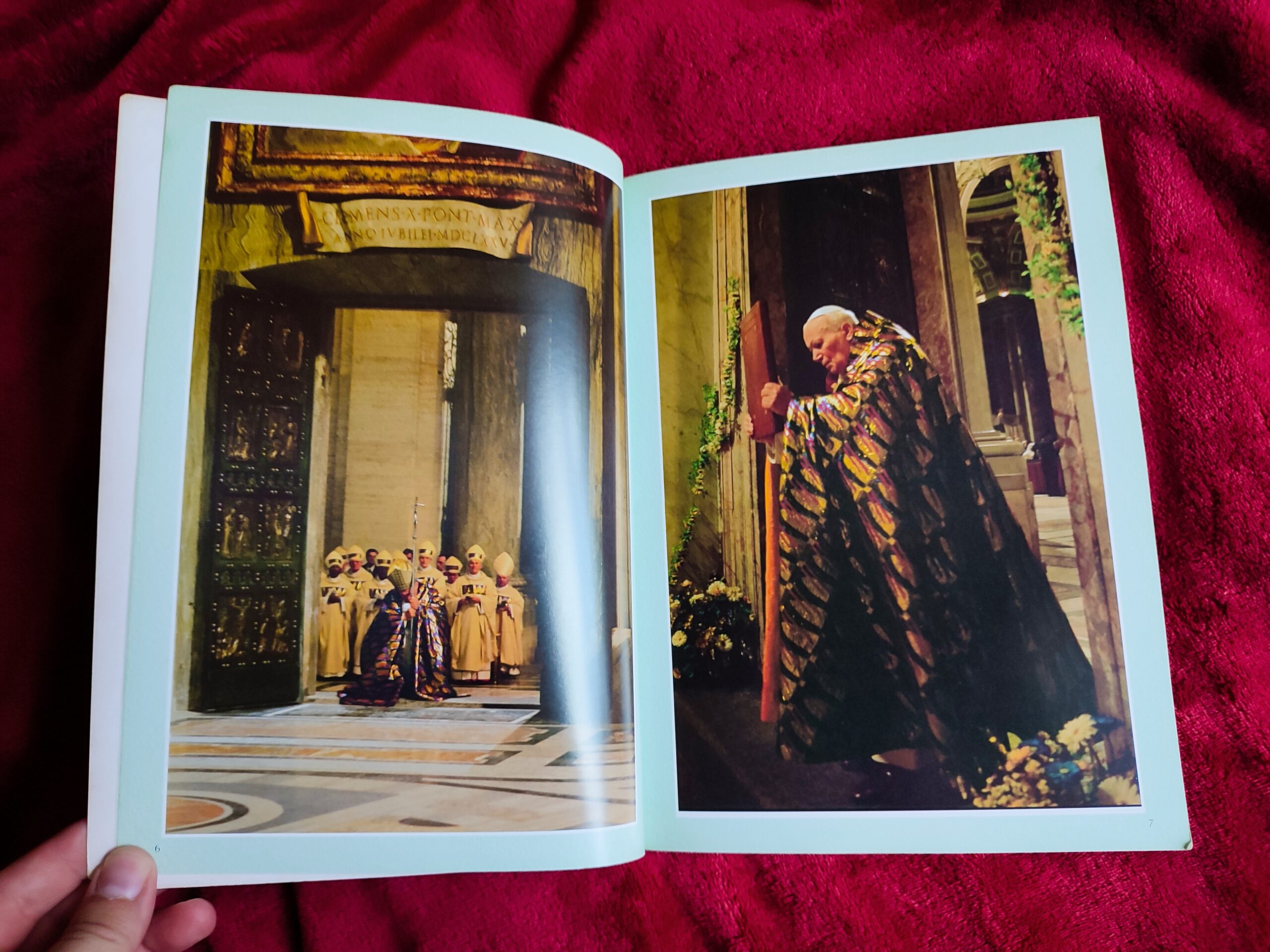 Jubileusz 2000. Rzym: kolebka chrześcijaństwa. Uroczysta ceremonia otwarcia Roku Świętego 2000. Pielgrzymka do jubileuszowych bazylik, kościołów, katakumb i licznych zabytków - obrazek 2