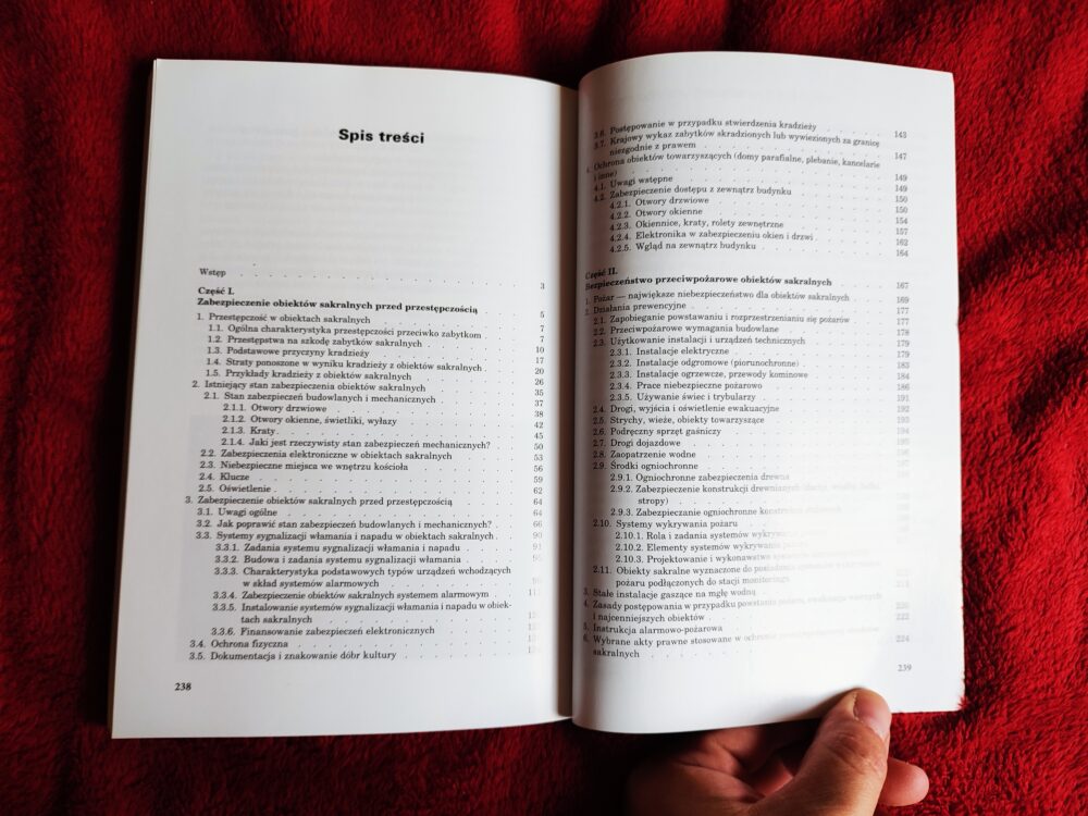 Sławomir Kocewiak et al. "Vademecum zabezpieczenia obiektów sakralnych" [2005] - obrazek 2