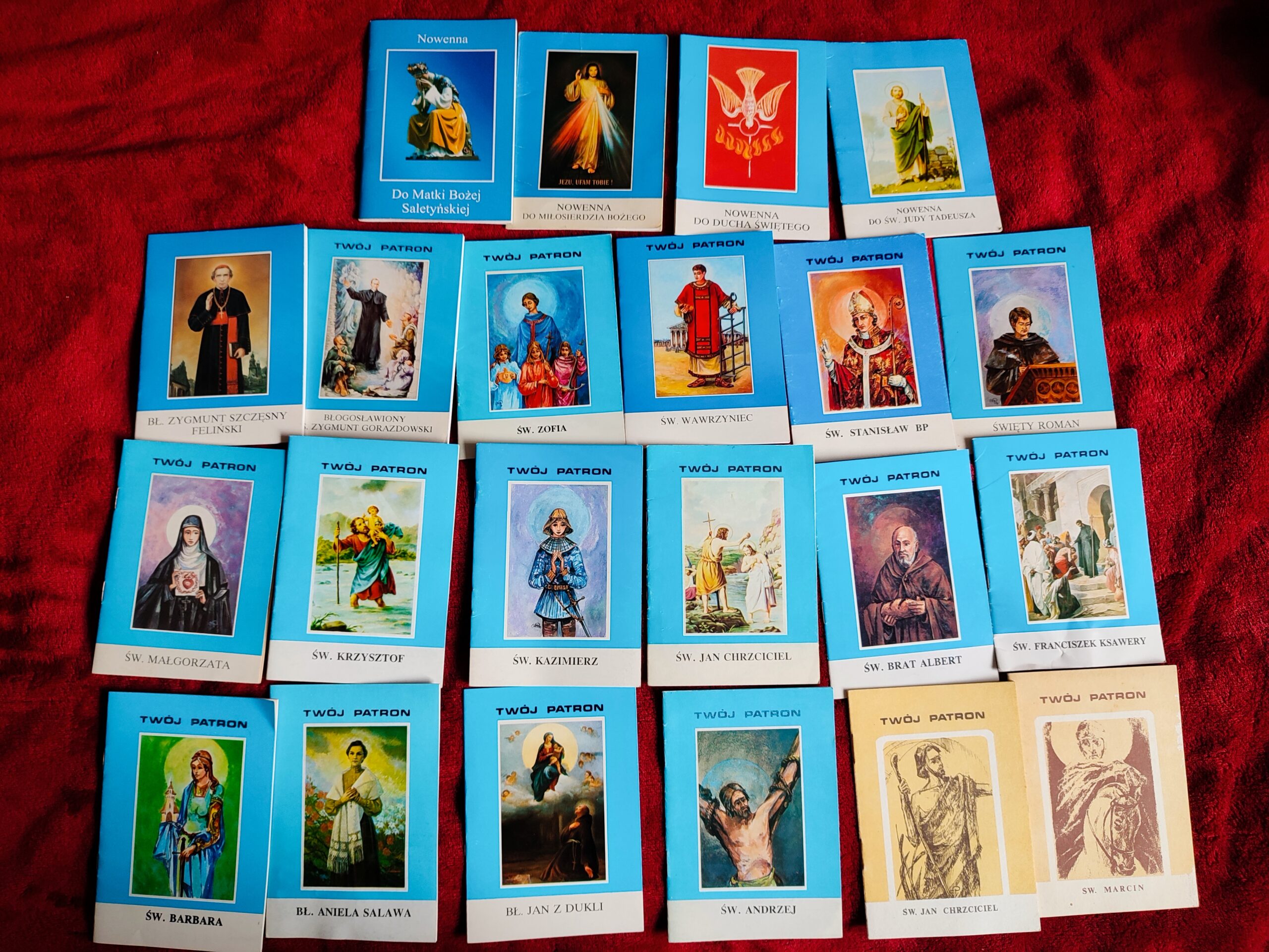 Zestaw 22 książeczek o świętych patronach i z nowennami