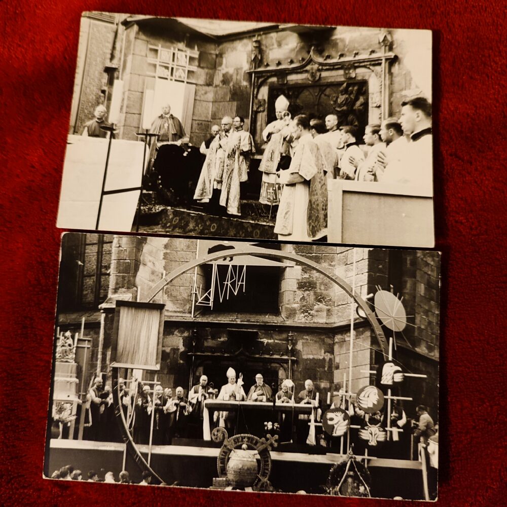 Zdjęcia z obchodów millenium chrztu Polski: kard. Wyszyński i abp. Wojtyła w Przemyślu