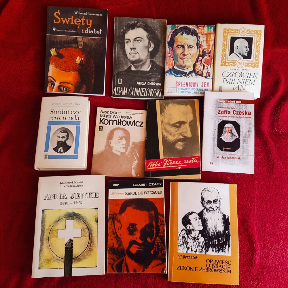 Zestaw książek o świętych i kandydatach na ołtarze