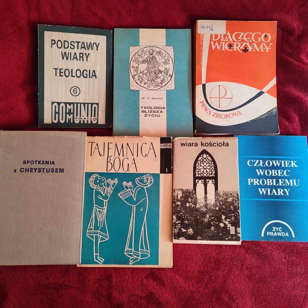 Zestaw książek o wierze i teologii