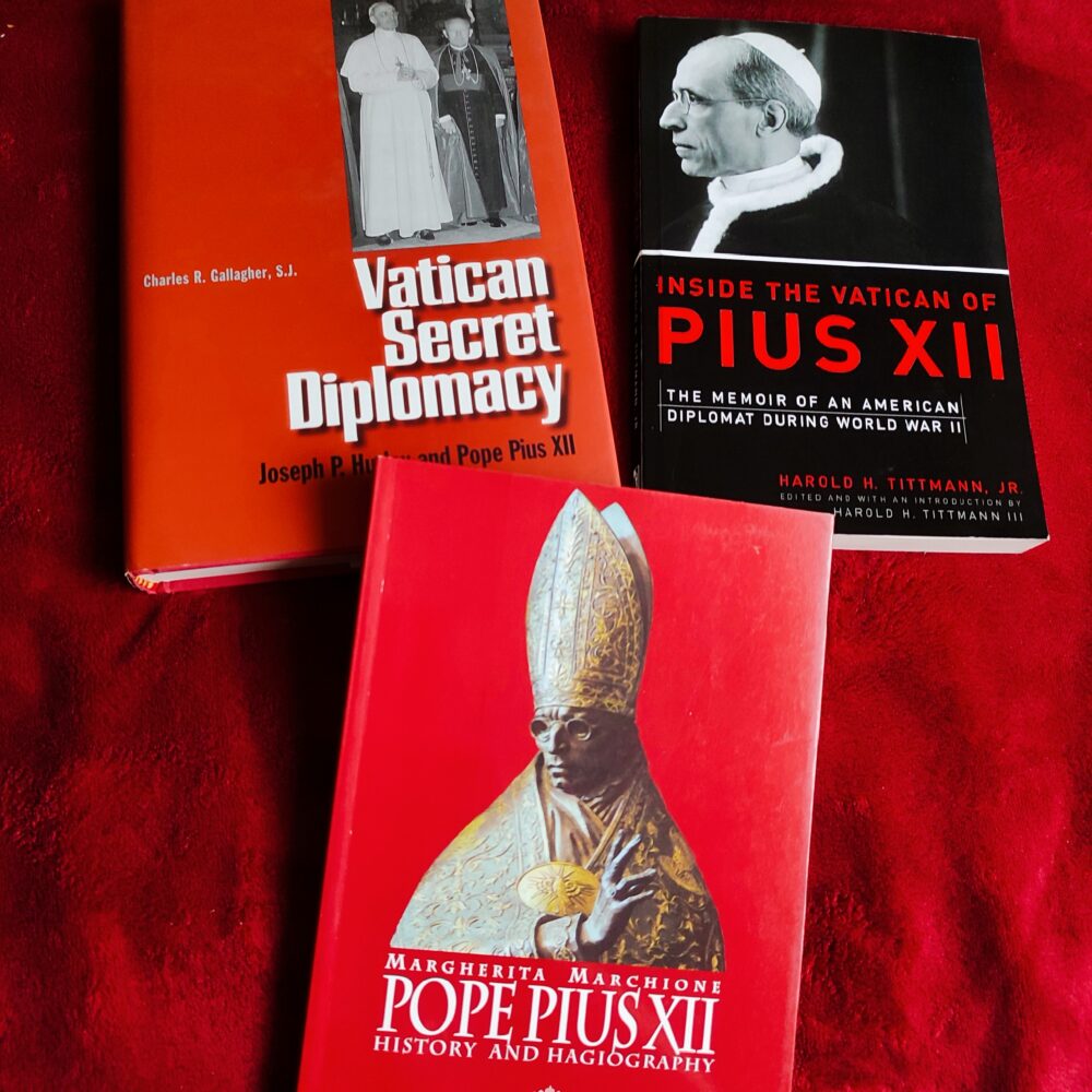 Zestaw 3 książek o Papieżu Piusie XII (po angielsku)