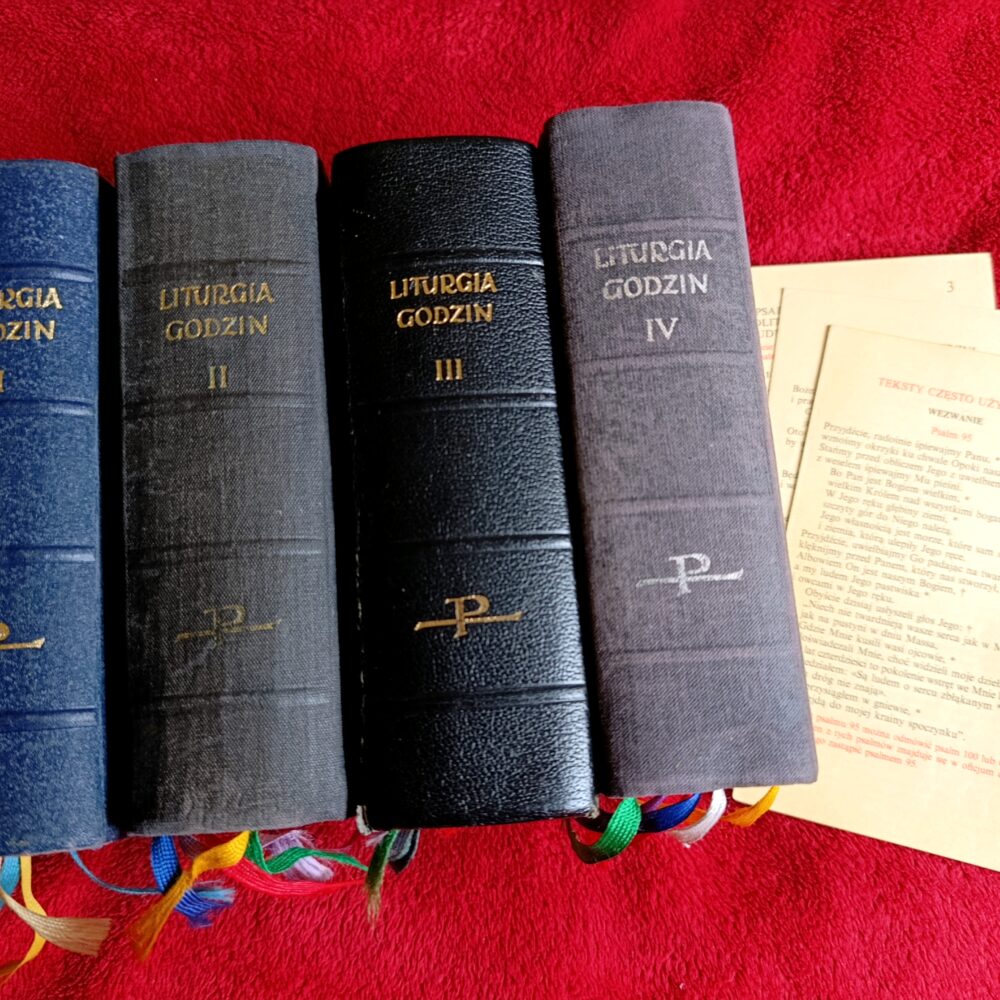 Liturgia Godzin. Codzienna modlitwa Ludu Bożego (t. I-IV) [1982-1988] (3)