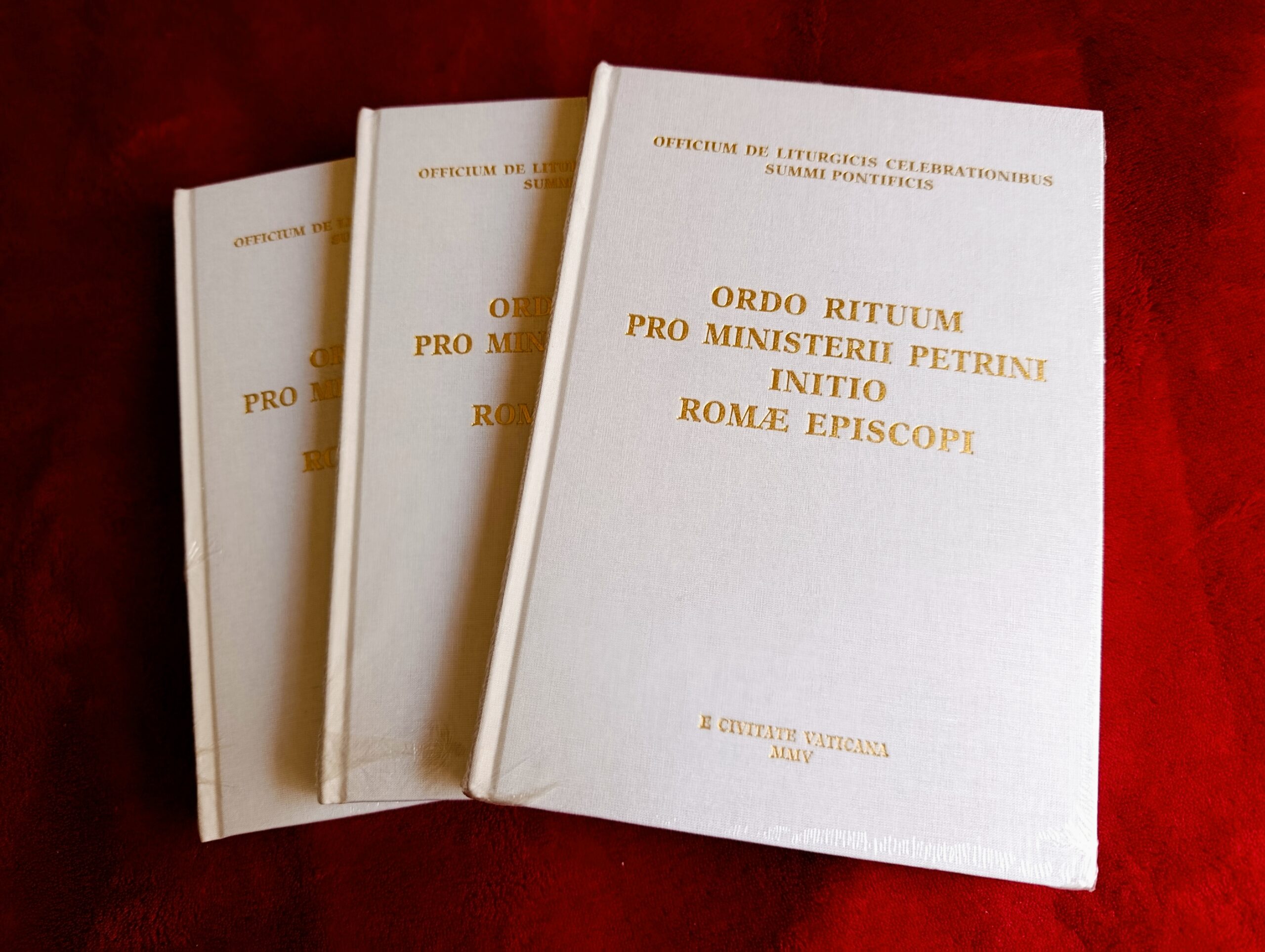 Officium de Liturgicis Celebrationibus Summi Pontificis, "Ordo Rituum pro Ministerii Petrini initio Romae Episcopi" [2005]