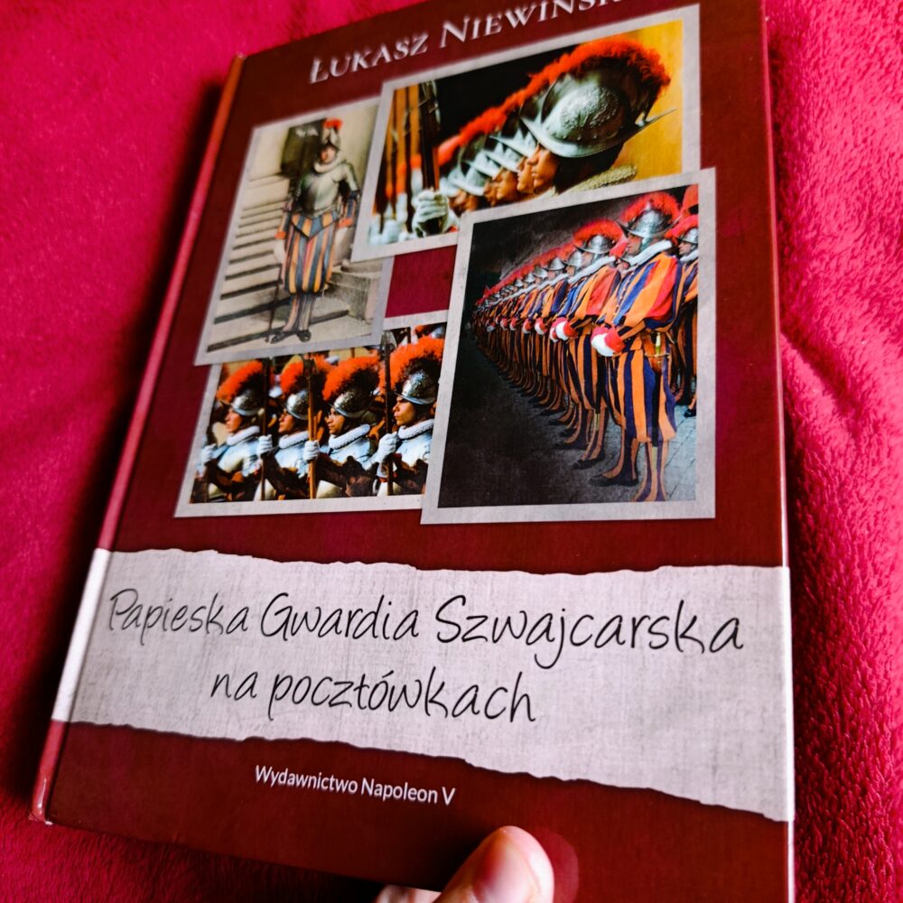 Łukasz Niewiński, "Papieska Gwardia Szwajcarska na pocztówkach" [2018] (2)